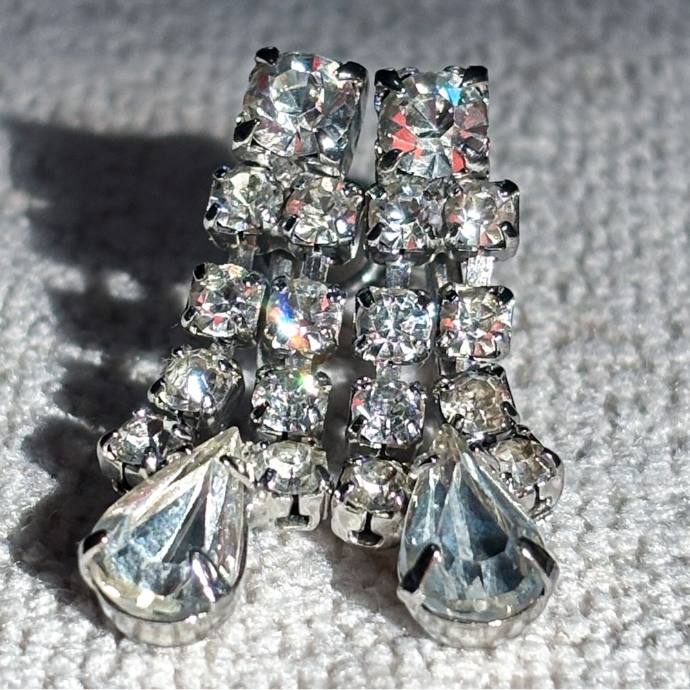 💕2/$30 Vintage 1950s Rhinestone Chandelier Earrings